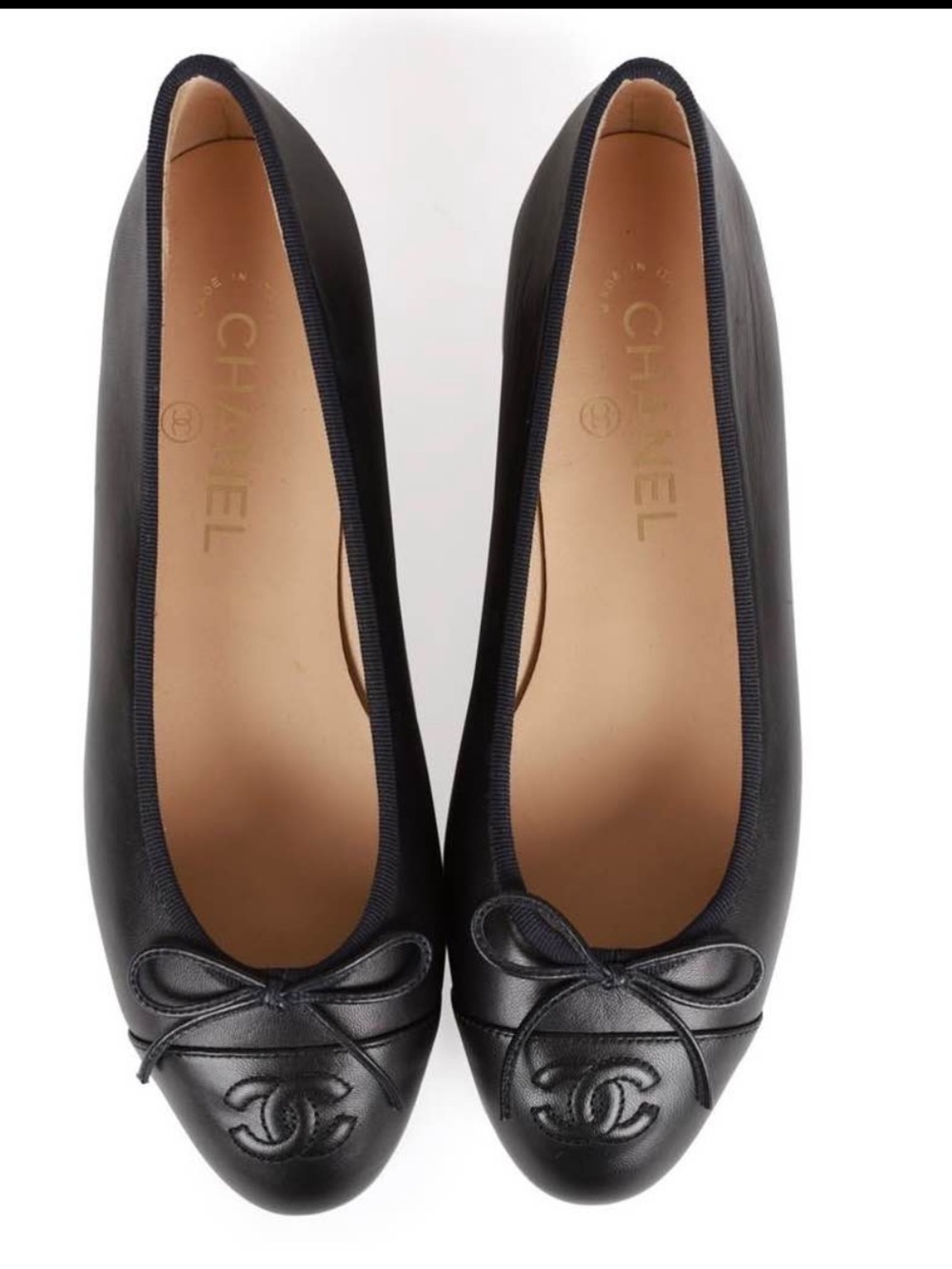 CHANEL Black Leather CC Logo Ballet Flats with Bow